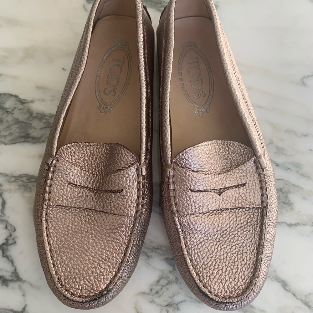 Tod's Metallic Rose Gold Leather Loafers - 7.5 - EUC